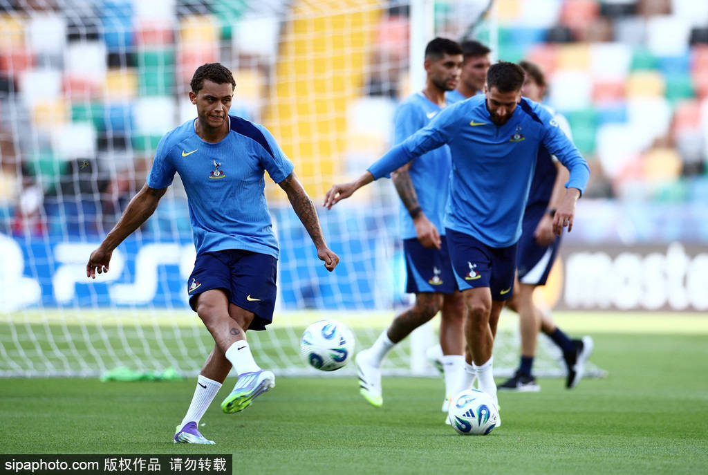 写新的篇章, 会费从塞维, 样化的战术