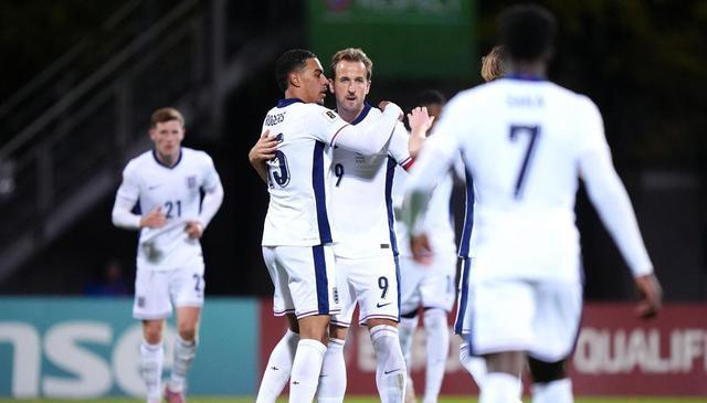 完成梅开二, 安德森领球 完成梅开二, 安德森领球