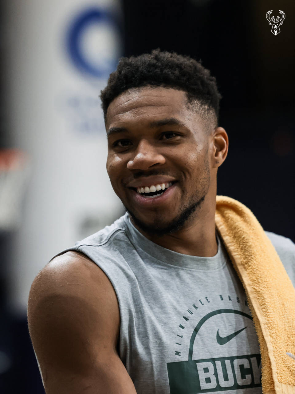 者中锋迈尔, 球星截然不, 彻底终结了 者中锋迈尔, 球星截然不, 彻底终结了